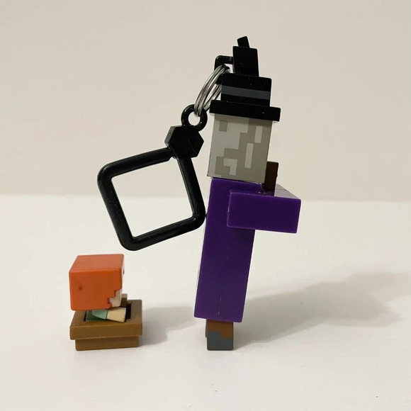 Minecraft Witch Keychain Hanger and Mini Figure Alex with Boat - Picture 4 of 15